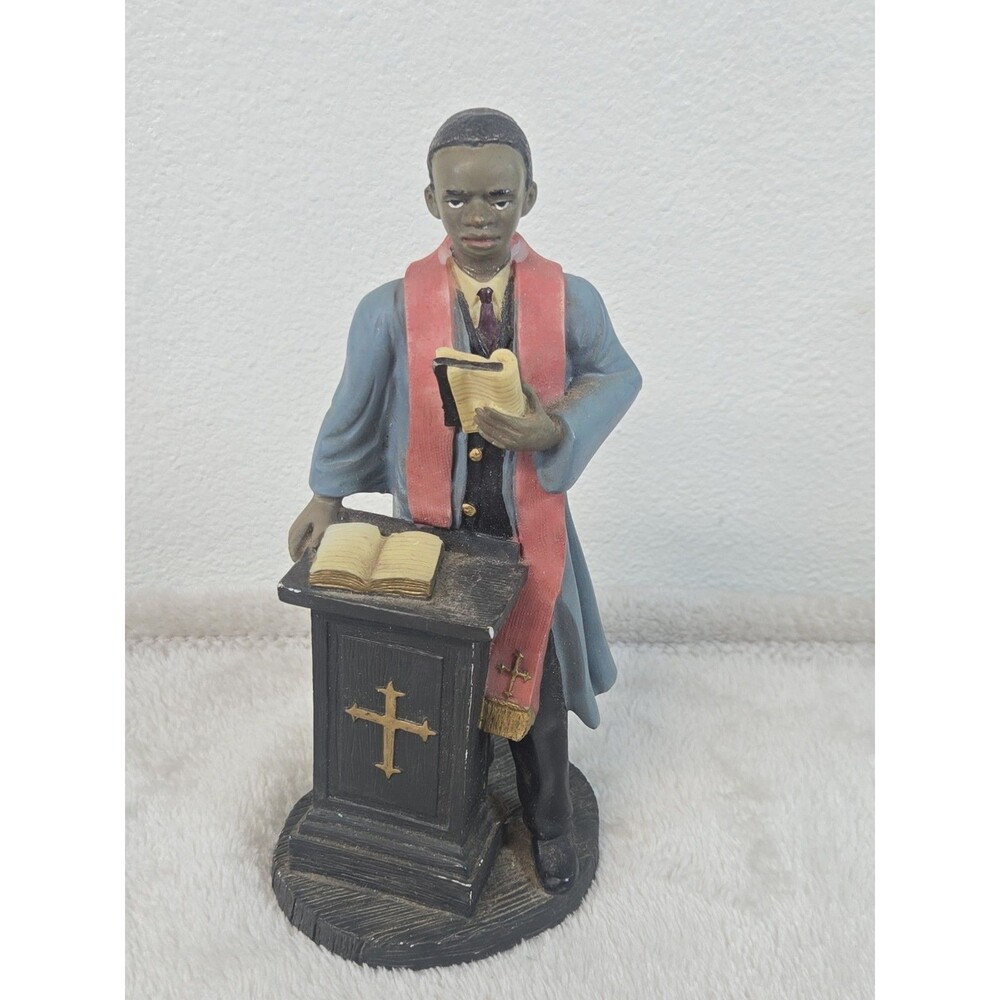 VINTAGE AFRICAN AMERICAN PASTOR PREACHER MINISTER AT PULPIT FIGURINE